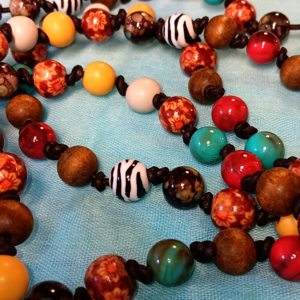 8-24 Plunder necklace wood ,cramic beautiful beads on leather nice